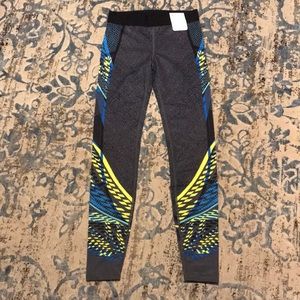 NWT GAP Fit athletic tights, size S